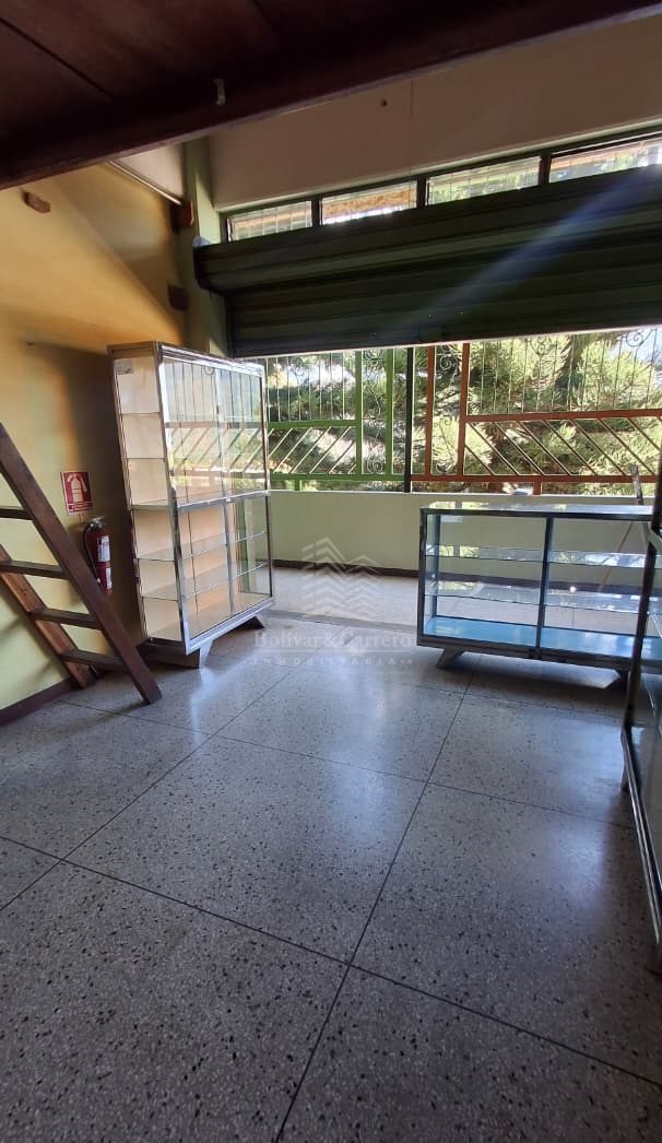 EN VENTA LOCAL COMERCIAL UBICADO EN  EL MERCADO PRINCIPAL, AV LAS AMÉRICAS DE LA CIUDAD DE MERIDA - VENEZUELA. B&C0-130