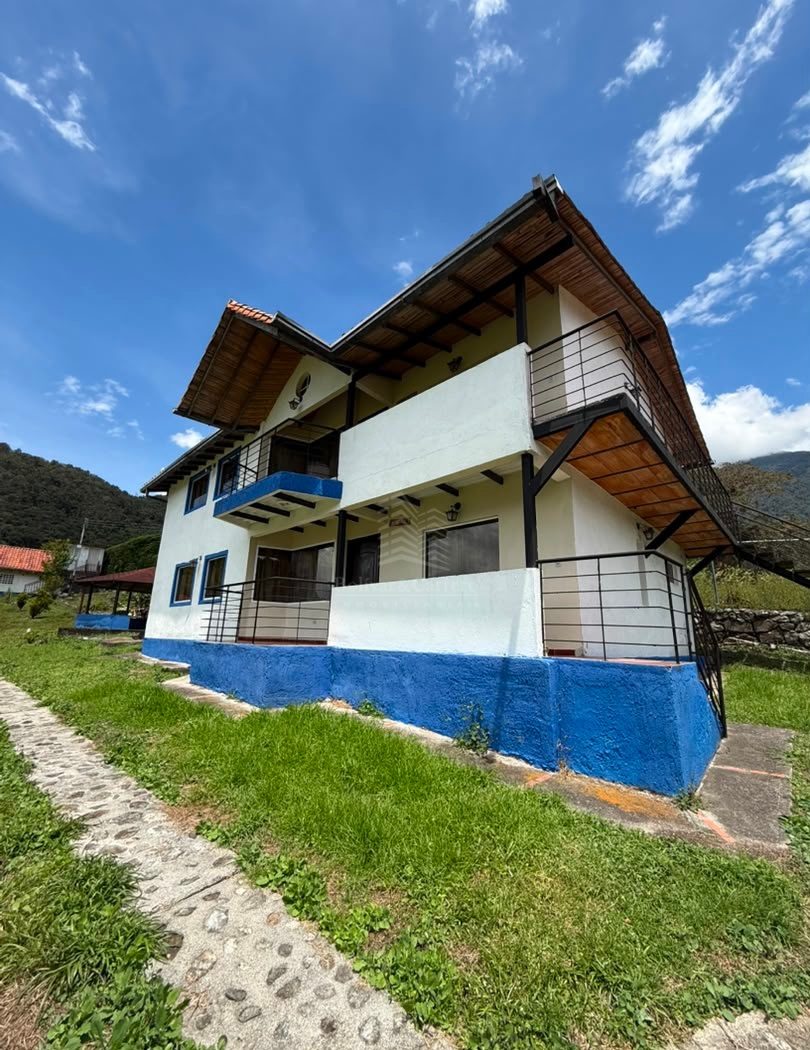 EN VENTA EXCELENTE PROPIEDAD CASA+7 CABAÑAS UBICADA EN EL VALLE   MÉRIDA- VENEZUELA.  B&C0-152