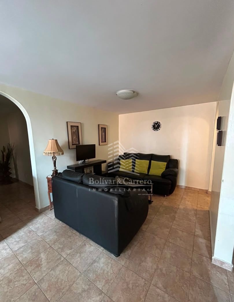 𝙎𝙀 𝘼𝙇𝙌𝙐𝙄𝙇𝘼  APARTAMENTO ubicado en Resd. El Rodeo, Av. Las Americas. Ciudad de Merida. BA7-15