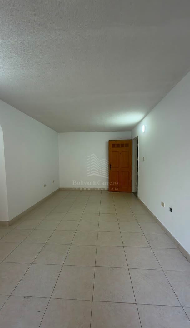 Apartamento en la Av. Las Américas. B&C0-136